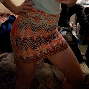 Zigzagged festive pencil skirt